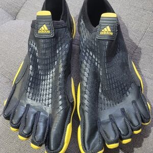 adidas Men’s Black/Yellow Five-Toe Water Shoes